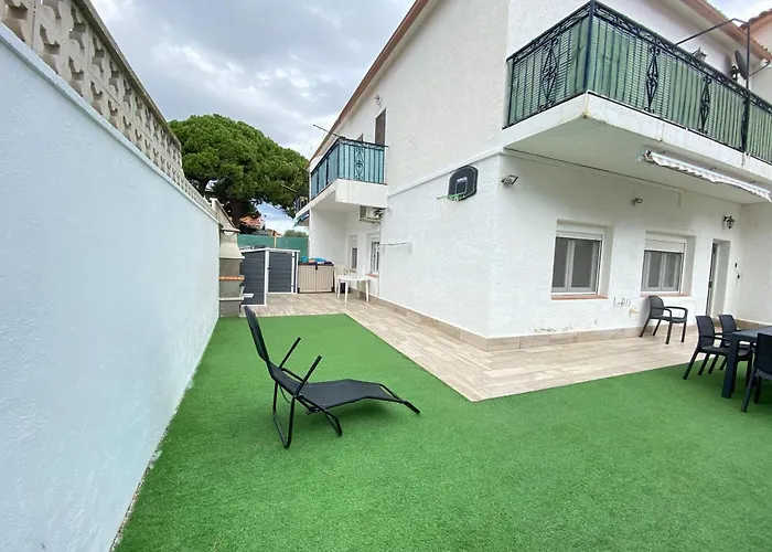 Sol Cavet Con Jardin Portaventura 坎布里尔斯