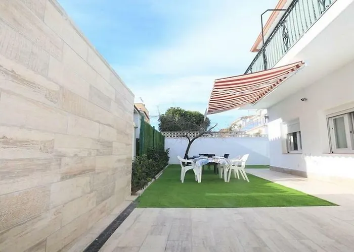 Sol Cavet Con Jardin Portaventura 坎布里尔斯