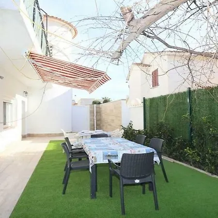 Sol Cavet Con Jardin Portaventura * Камбрильс